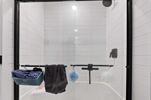 310-3932 University Avenue Nw, Calgary, AB - Indoor Photo Showing Bathroom