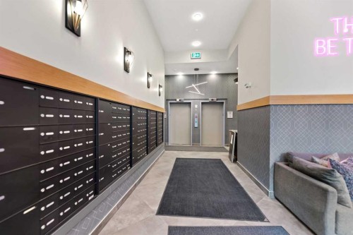 310-3932 University Avenue Nw, Calgary, AB - Indoor Photo Showing Other Room