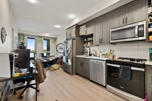 310-3932 University Avenue Nw, Calgary, AB - Indoor Photo Showing Kitchen With Upgraded Kitchen