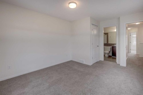 68 Evansview Road Nw, Calgary, AB - Indoor Photo Showing Other Room