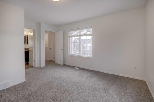 68 Evansview Road Nw, Calgary, AB - Indoor Photo Showing Other Room
