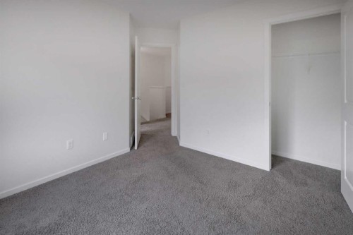 68 Evansview Road Nw, Calgary, AB - Indoor Photo Showing Other Room