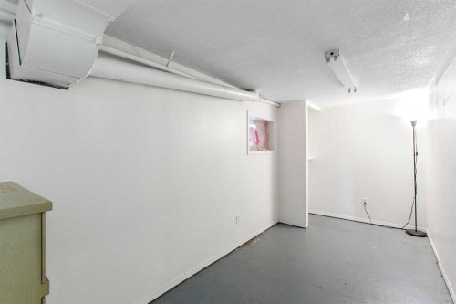 4829 54 Street, Olds, AB - Indoor