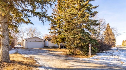 4829 54 Street, Olds, AB - Outdoor