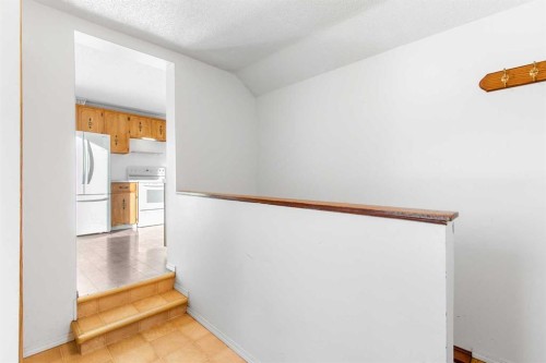 4829 54 Street, Olds, AB - Indoor Photo Showing Other Room