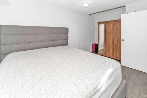 151-6915 Ranchview Drive Nw, Calgary, AB - Indoor Photo Showing Bedroom