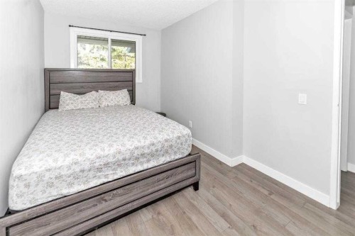 151-6915 Ranchview Drive Nw, Calgary, AB - Indoor Photo Showing Bedroom