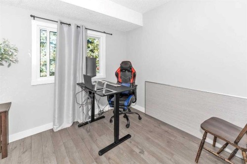 151-6915 Ranchview Drive Nw, Calgary, AB - Indoor Photo Showing Office