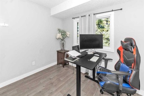 151-6915 Ranchview Drive Nw, Calgary, AB - Indoor Photo Showing Office