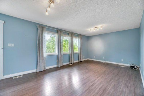 8319 Bowness Road, Calgary, AB - Indoor Photo Showing Other Room