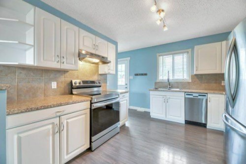 8319 Bowness Road, Calgary, AB - Indoor Photo Showing Kitchen