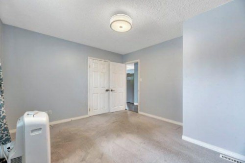 8319 Bowness Road, Calgary, AB - Indoor Photo Showing Other Room