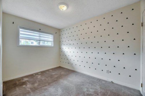 8319 Bowness Road, Calgary, AB - Indoor