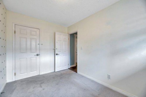 8319 Bowness Road, Calgary, AB - Indoor Photo Showing Other Room