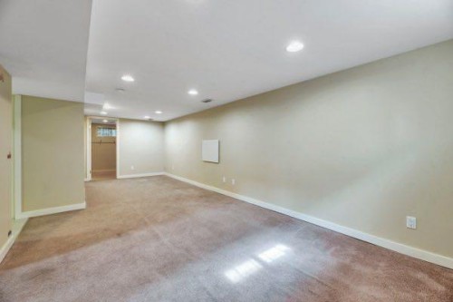 8319 Bowness Road, Calgary, AB - Indoor Photo Showing Other Room