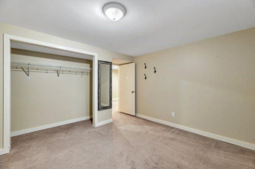 8319 Bowness Road, Calgary, AB - Indoor Photo Showing Other Room