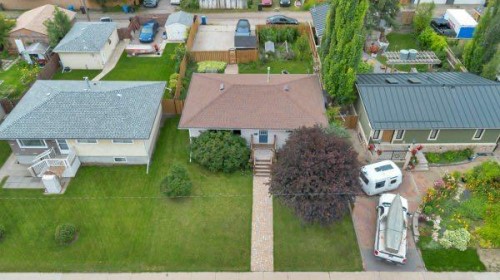 8319 Bowness Road, Calgary, AB - Outdoor