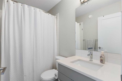 277 Ellen Way, Crossfield, AB - Indoor Photo Showing Bathroom