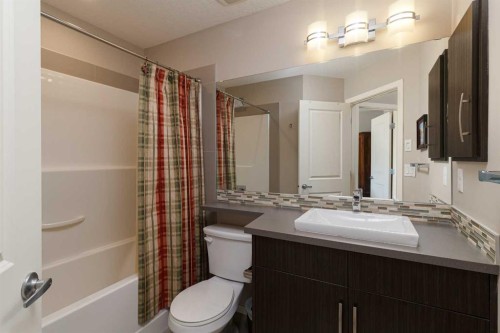 513 Ascot Circle Sw, Calgary, AB - Indoor Photo Showing Bathroom