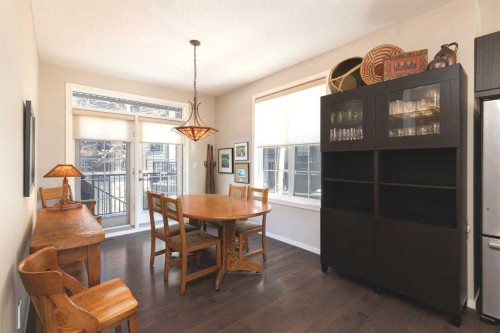 513 Ascot Circle Sw, Calgary, AB - Indoor Photo Showing Dining Room