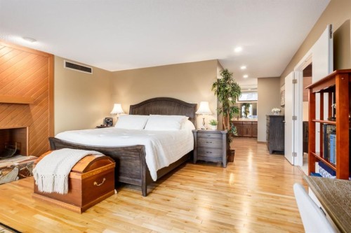 16 Silvercreek Place Nw, Calgary, AB - Indoor Photo Showing Bedroom