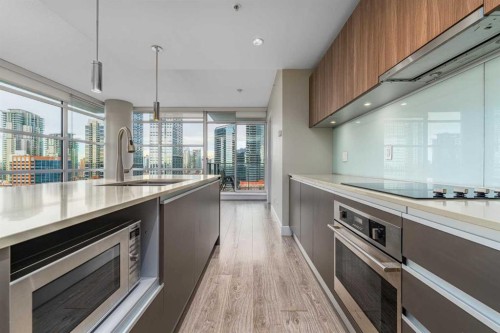 1007-1122 3 Street Se, Calgary, AB - Indoor Photo Showing Kitchen With Upgraded Kitchen