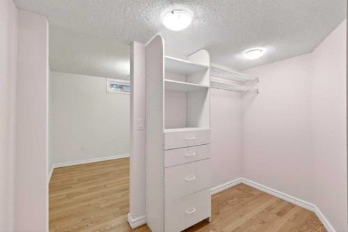 740 Lysander Drive Se, Calgary, AB - Indoor