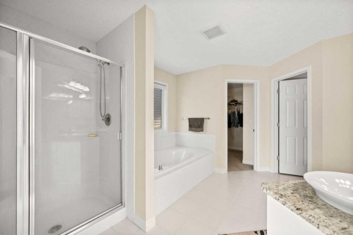 5 Cranarch Way Se, Calgary, AB - Indoor Photo Showing Bathroom