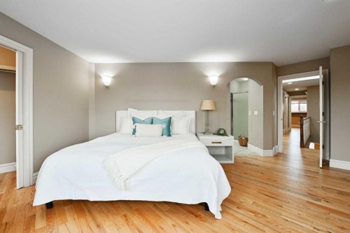 3821 1A Street Sw, Calgary, AB - Indoor Photo Showing Bedroom