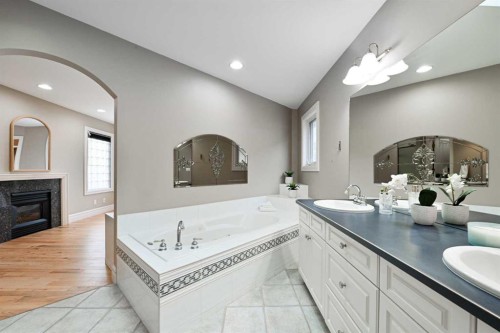3821 1A Street Sw, Calgary, AB - Indoor Photo Showing Bathroom