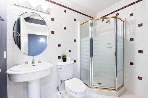 3821 1A Street Sw, Calgary, AB - Indoor Photo Showing Bathroom