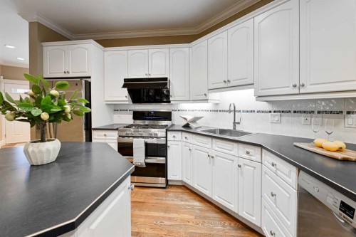 3821 1A Street Sw, Calgary, AB - Indoor Photo Showing Kitchen