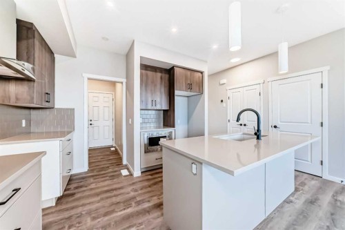 35 Bartlett Crescent Se, Calgary, AB - Indoor Photo Showing Kitchen With Upgraded Kitchen