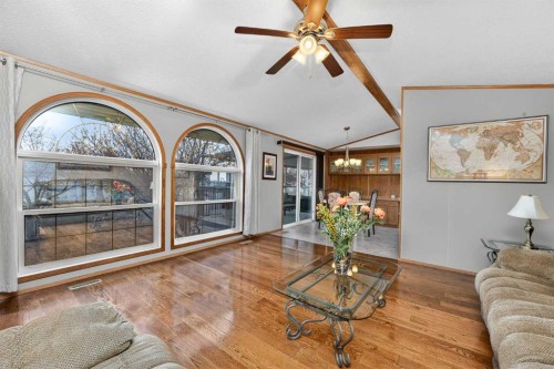 2 Doubletree Way, Strathmore, AB 