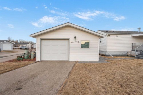 2 Doubletree Way, Strathmore, AB 