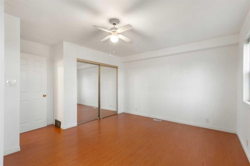 639 Canterbury Drive Sw, Calgary, AB - Indoor Photo Showing Other Room