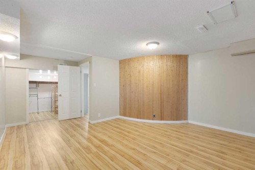 639 Canterbury Drive Sw, Calgary, AB - Indoor Photo Showing Other Room