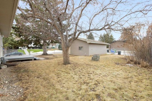 639 Canterbury Drive Sw, Calgary, AB - Outdoor