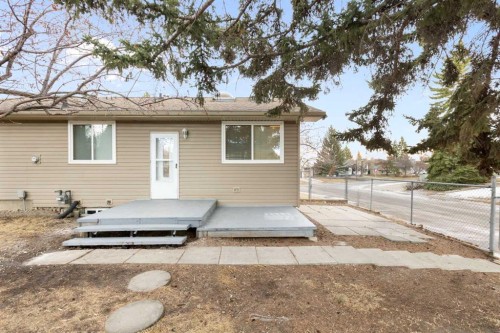 639 Canterbury Drive Sw, Calgary, AB - Outdoor