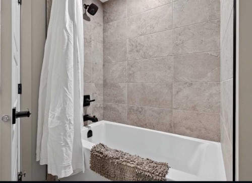 184 Precedence Hill, Cochrane, AB - Indoor Photo Showing Bathroom