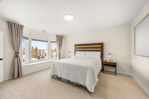271 Hamptons Terrace Nw, Calgary, AB - Indoor Photo Showing Bedroom