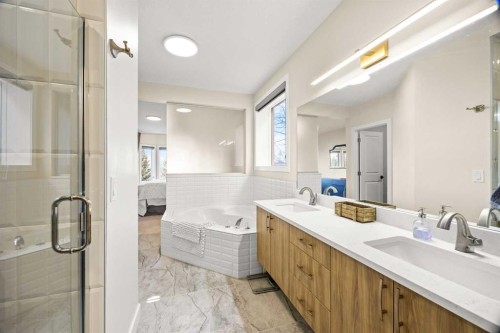 271 Hamptons Terrace Nw, Calgary, AB - Indoor Photo Showing Bathroom