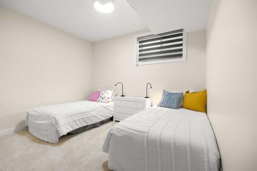 271 Hamptons Terrace Nw, Calgary, AB - Indoor Photo Showing Bedroom