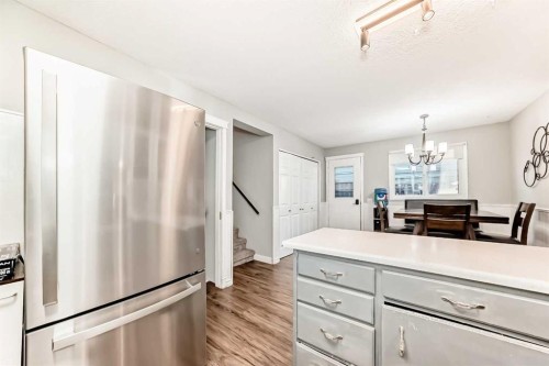7840 20A Street Se, Calgary, AB - Indoor Photo Showing Kitchen