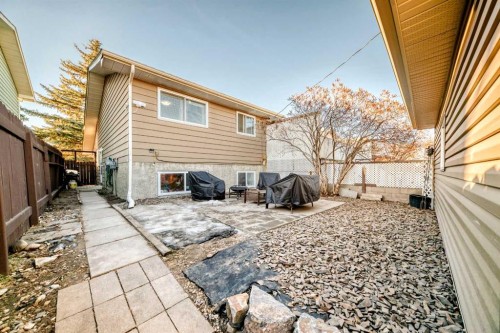 7840 20A Street Se, Calgary, AB - Outdoor With Exterior