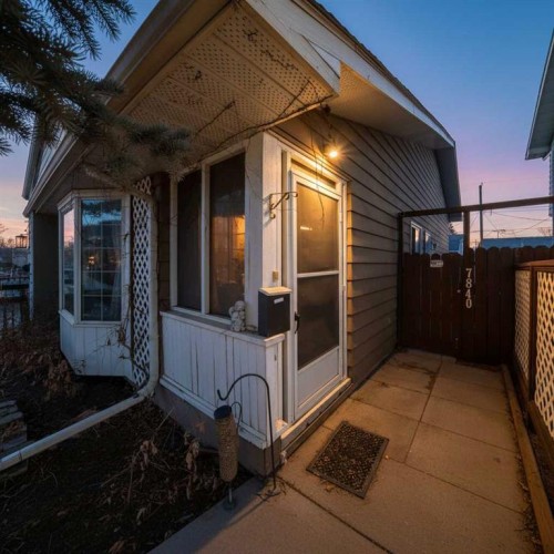 7840 20A Street Se, Calgary, AB - Outdoor With Exterior