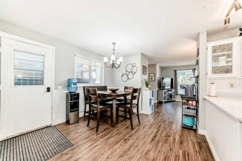 7840 20A Street Se, Calgary, AB - Indoor Photo Showing Dining Room
