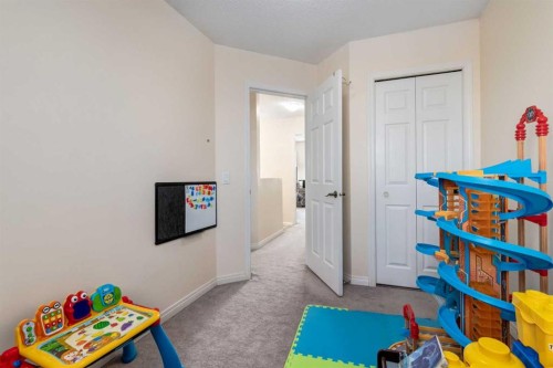 150 Martinbrook Road Ne, Calgary, AB - Indoor