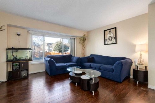 150 Martinbrook Road Ne, Calgary, AB - Indoor Photo Showing Living Room