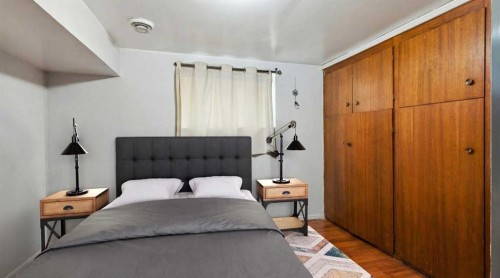 1816 42 Street Se, Calgary, AB - Indoor Photo Showing Bedroom